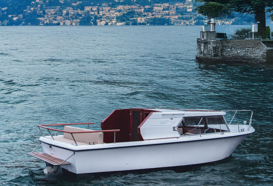 Viaggi privati ​​a bordo dei leggendari Riva sul Lago di Como
